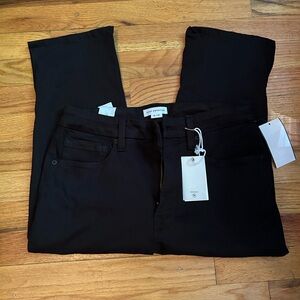 Good American Capri Jeans in Classic Black